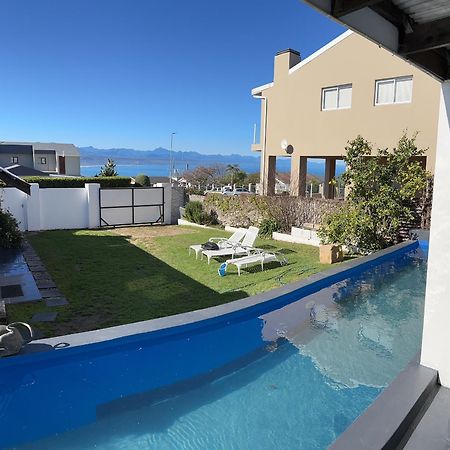 De La Fontaine Guest Cottage And Pool View Luxury Suite 플레튼버그 베이 외부 사진