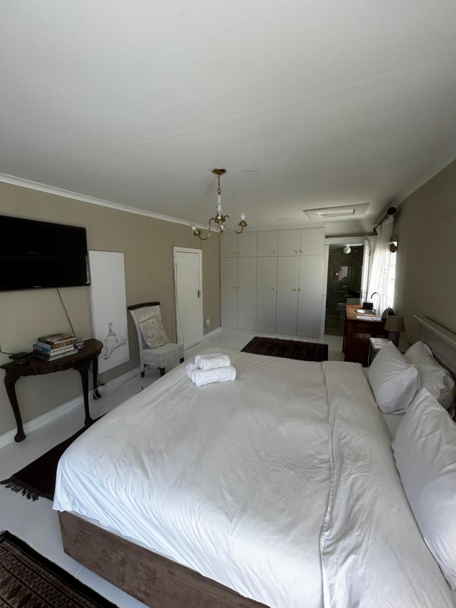 De La Fontaine Guest Cottage And Pool View Luxury Suite 플레튼버그 베이 외부 사진